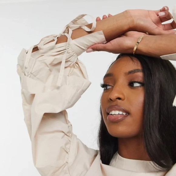 NWT Fashion Union Tall Smock Blouse with Tie Sleeves in Cream Size 6 - Picture 4 of 6